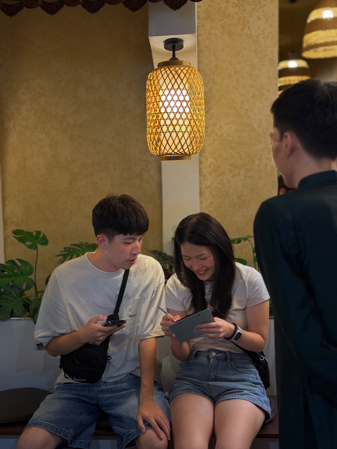 Tư vấn trải nghiệm cho khách